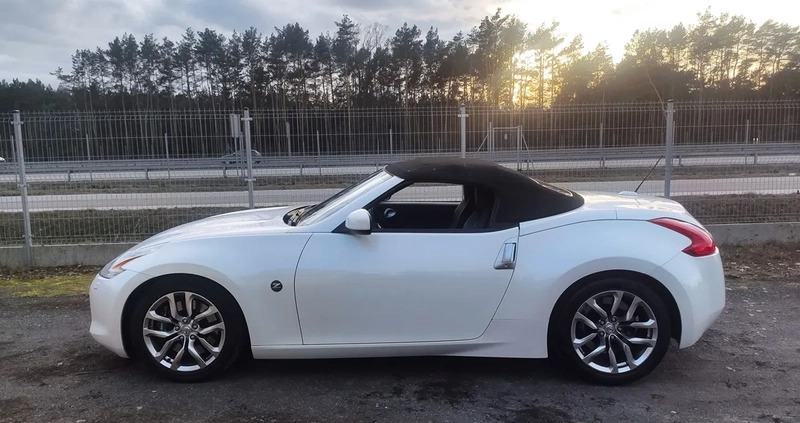 Nissan 370 Z cena 84900 przebieg: 73300, rok produkcji 2010 z Drezdenko małe 781